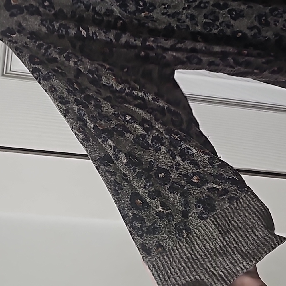 MAURICE TOP 3 QAURTER SLEEVE, CHEETA PRINT XL - Picture 3 of 5